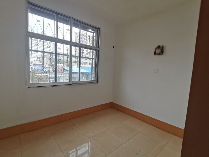 出租，問天東區(qū)對過安樂街市建宿舍，3樓，2室1廳，簡裝