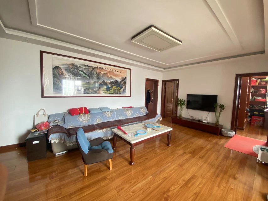 海上明月！3室2廳1衛126m2全明戶型，朝向采光好。
