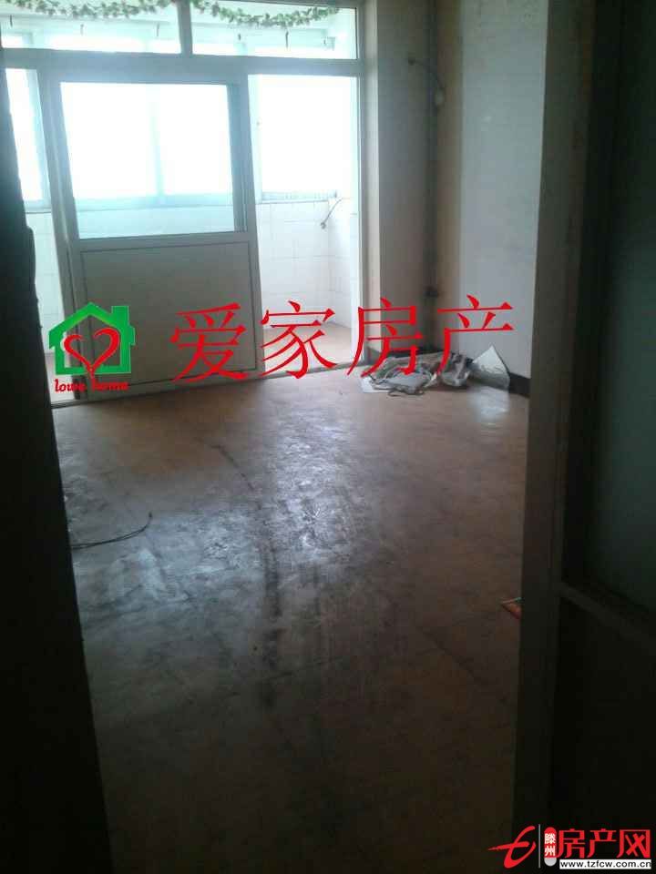 龍泉苑學(xué)區(qū)房小戶型，兩室一廳，低價(jià)出售！！！