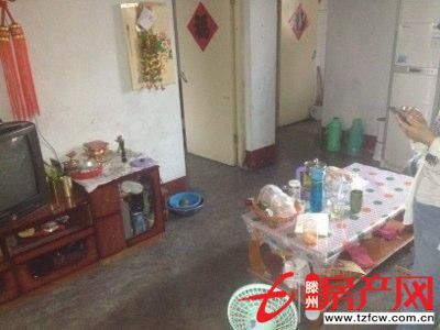 育才中學(xué)旁，教師宿舍，小區(qū)安靜，適合老年人居住