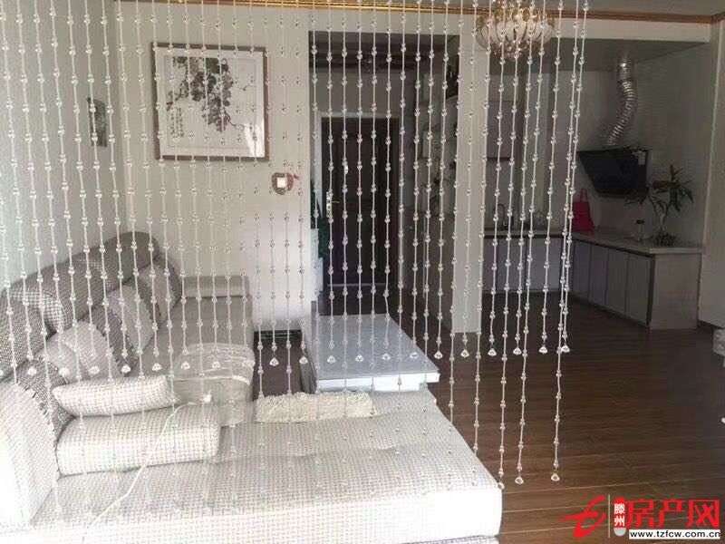 陽光國際學區房精裝修。
