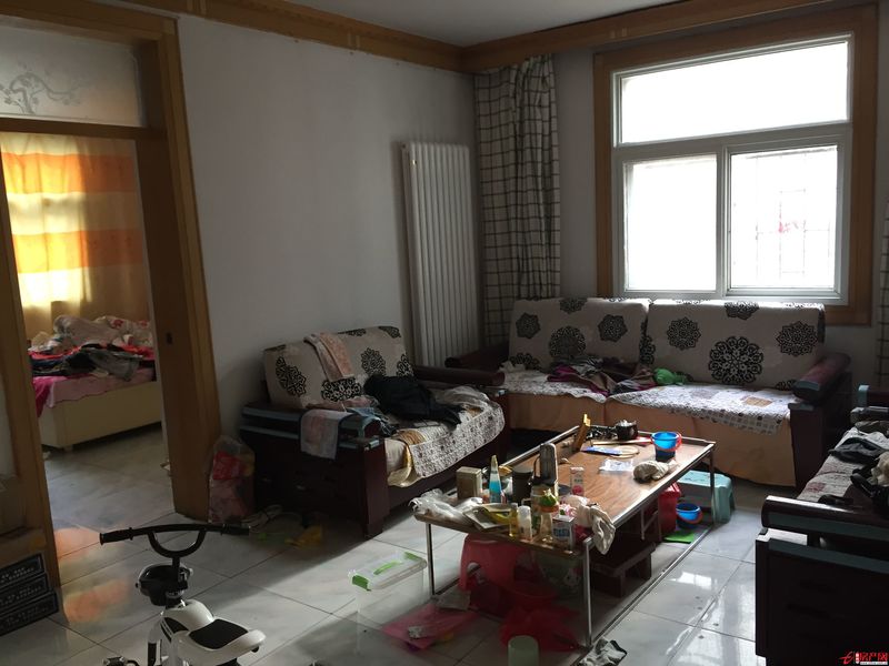 送十八平地下室，五十平車庫，證滿五年，支持貸款