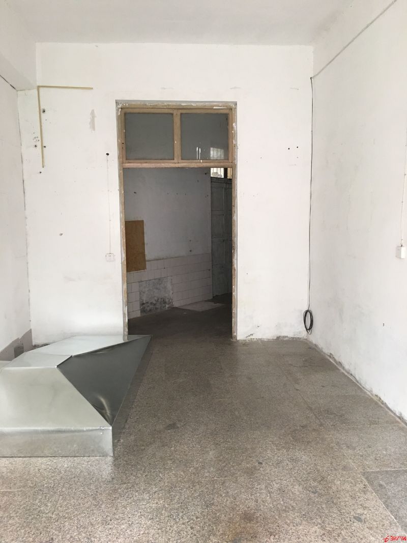 滕州市杏壇東路門頭房出租，臨街商鋪，有市場、客流旺