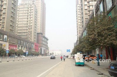 問天廣場房屋急售，適用于商務辦公及家庭居住，價格面議