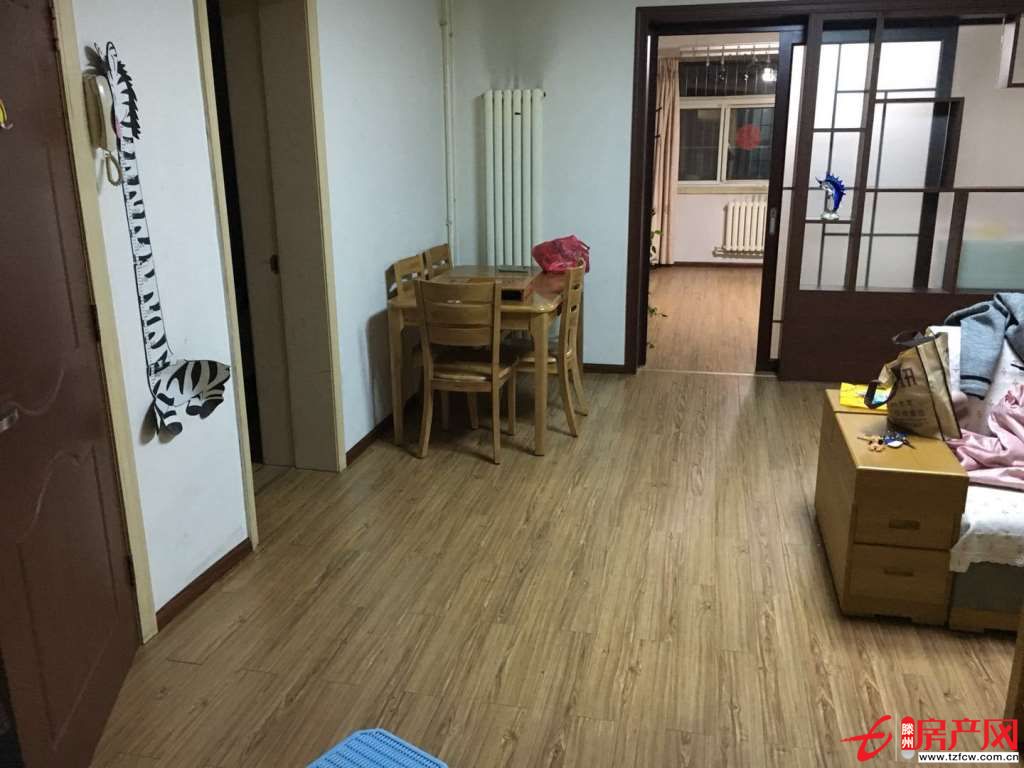 經典學區房，屋內設施齊全，拎包即?。?>

                    <s class=