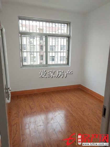 清河花園三室兩廳，證滿五年可貸款，精裝修送儲藏室