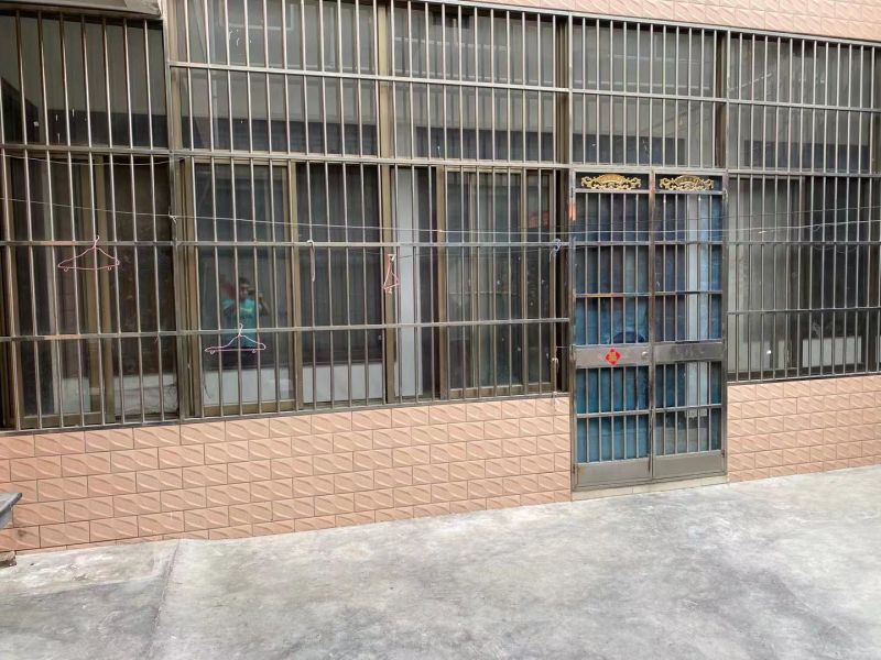 后洪村獨院，普通裝修4室2廳1衛(wèi)180m2700元/月